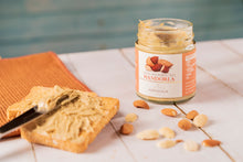 Laden Sie das Bild in den Galerie-Viewer, Crema di Mandorla