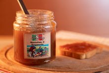 Laden Sie das Bild in den Galerie-Viewer, Bergamotte Marmelade von Feinkost Ranieri, kalabrische Spezialität, glatte Marmelade in einem Glas mit Bergamotte-Schale