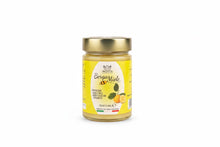 Laden Sie das Bild in den Galerie-Viewer, Handgemachter Honig Bergamotte Bergamiele von Motta in einem weißen Glas, 400g, mit goldener Kappe und natürlicher Konsistenz