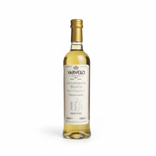 Laden Sie das Bild in den Galerie-Viewer, Mediterraner Varvello weißer Essig von Feinkost Ranieri in 500 ml Flasche, Nahaufnahme des Produkts.