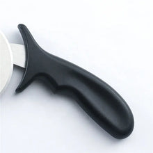 Laden Sie das Bild in den Galerie-Viewer, Pizzaschneider Profi Pizzaroller Edelstahl Pizzamesser Pizza-Roller 23cm ø