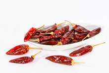 Laden Sie das Bild in den Galerie-Viewer, Peperoncini calabrese Secco varieta Amando