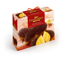 Laden Sie das Bild in den Galerie-Viewer, Feinkost Ranieri Agnello Crema Pasticcera, cremige italienische Feinkost mit zartem Lammgeschmack, in einer stilvollen Verpackung.