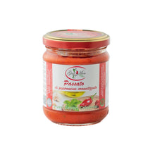 Laden Sie das Bild in den Galerie-Viewer, Feinkost Ranieri Le Fresie Passata di Peperoncino in 180 g Glas, scharfe Chili-Paste für Pasta und Gerichte
