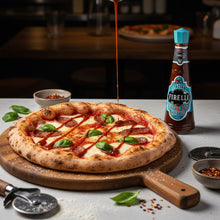 Laden Sie das Bild in den Galerie-Viewer, Feinkost Ranieri Feuerlli Extra Hot Chili Sauce in Flasche, würzige italienische Hot Sauce für Gewürze und Kochrezepte
